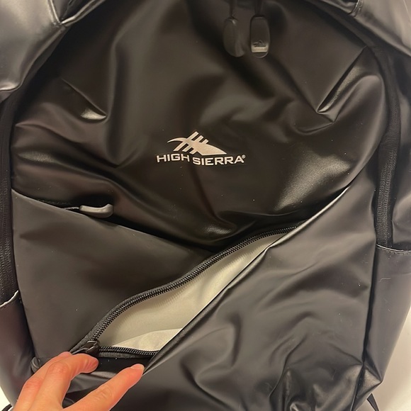 High Sierra Luna 17.6” Black Water Resistant Backpack w/ Padded Laptop Sleeve - Picture 4 of 7